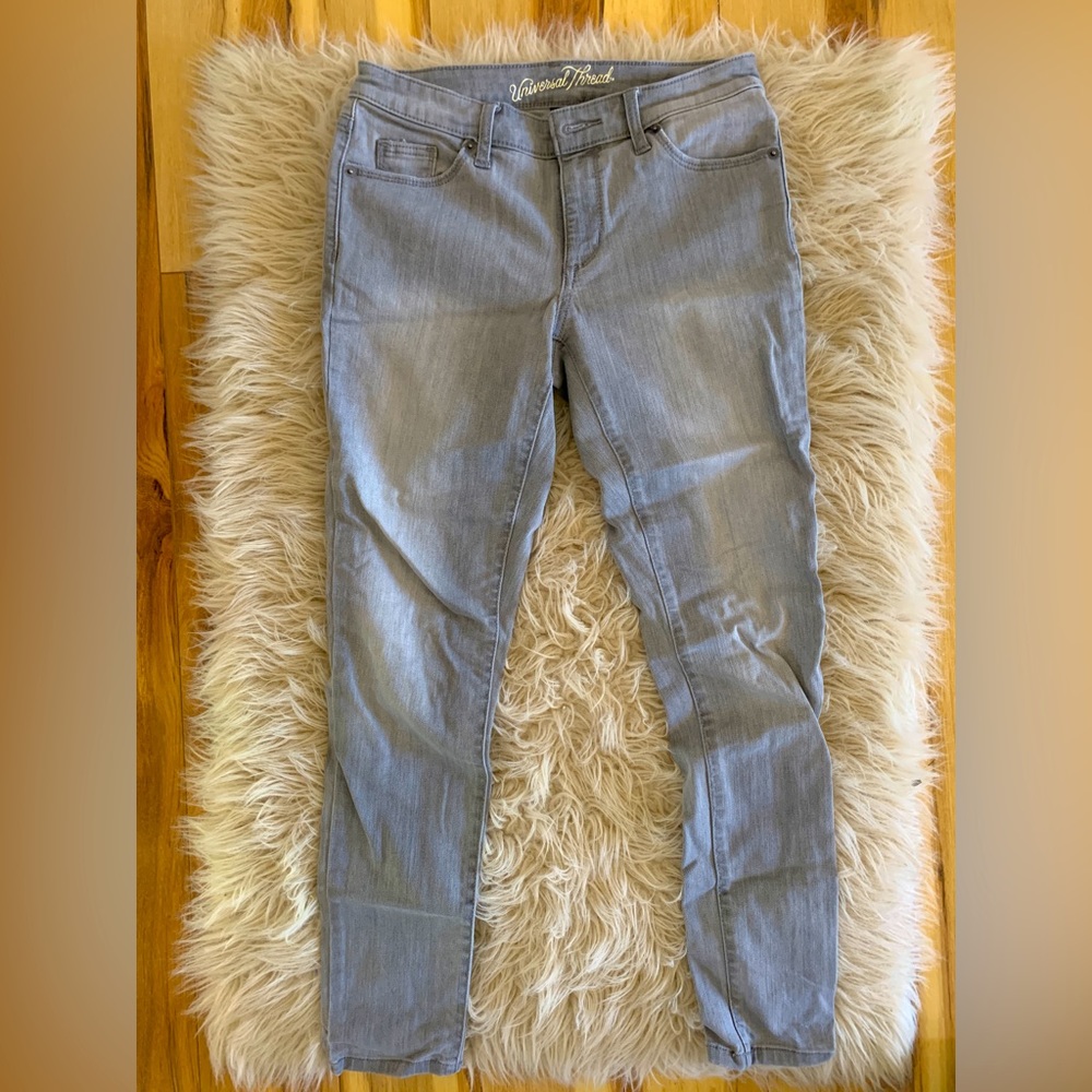 Gray Universal Thread Mid Rose Skinny Jean size 2/26